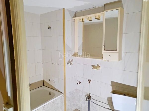 Foto b5b8d16a-df98-47ac-8b67-285acbefe94d. Apartament a nou de santa clara a Escodines Manresa