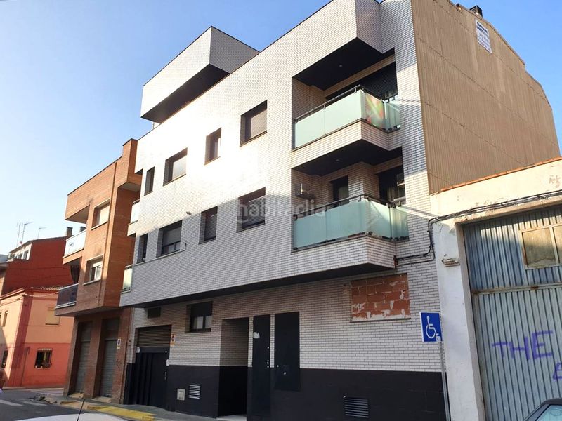 Foto c19b62cb-10a8-4187-88b1-bd393fc4ea1d. Parking coche en guillem botet en Pardinyes Lleida