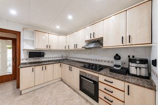 Apartment in Carrer major, castelldefels, spain. Amplia planta baja de 96 m con 4 habitaciones y licencia turísti