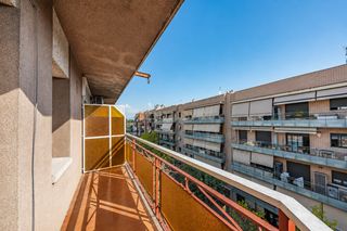 Duplex  Passeig de cordelles, cerdanyola del vallès, spain. Luminoso y céntrico dúplex con parking en cerdanyola