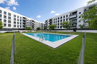 Pis a Carrer de roger de flor, 47-51, sant pere de ribes, spain. Piso seminuevo de 103 m construidos y 74 m útiles, con terraza,