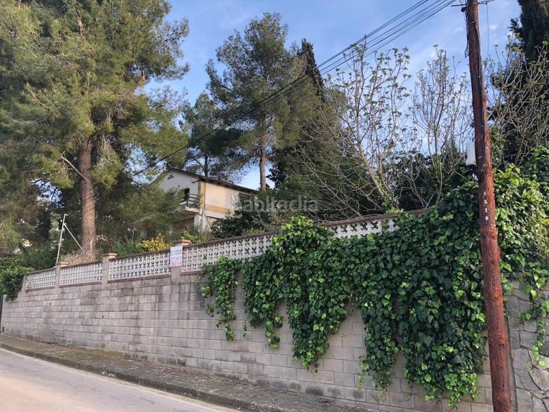 Foto b2e0022c-fe53-4535-8931-fe3279bcc918. Terreny residencial a bosc a Piera