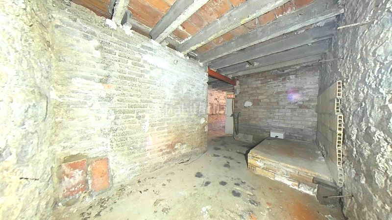 Foto acbd09b4-d85c-4999-be39-8b7be56a5bff. Casa amb aparcament a Castellserà