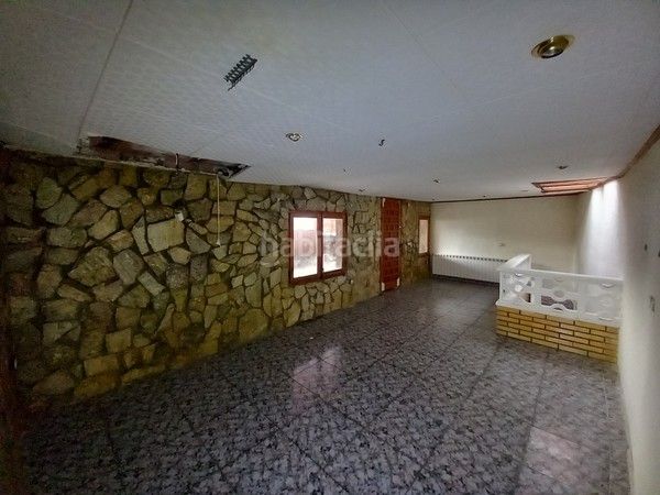 Foto b50ef332-2f74-49df-90dd-26409788c212. Maison dans colom dans Navarcles