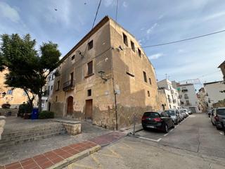 House in Centre