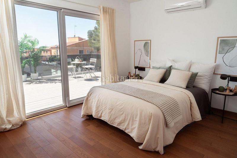 Foto 1ca7dc86-4ede-4ad8-973d-924cbd2d9e17. Casa en carrer de l'havana en Cunit residencial Cunit