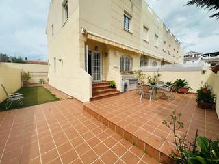 Reihenhaus in Lo Cea. Chalet adosado de esquina a 400 m playa sin cuesta