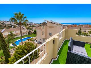 Maison jumelée à Lo Cea. Chalet adosado de esquina a 400 m playa sin cuesta
