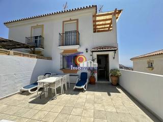 Casa aparellada  Magnolia. Chalet pareado en cotomar espacioso, luminoso y con vistas al ma