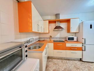 Location Appartement  Poeta manuel alcántara. Alquiler larga temporada amplio piso  en el centro del rincon de