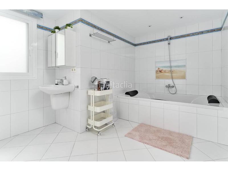 Foto 2a541f2a-d99e-42a3-94b6-8e3bdd4d5d4c. Chalet with heating parking pool in Caleta de Velez