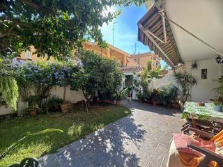 Casa bifamiliare  Mediterraneo. Chalet pareado en pleno centro del rincon de la victoria Casa bifamiliare  Mediterraneo. Chalet pareado en pleno centro del rincon de la victoria