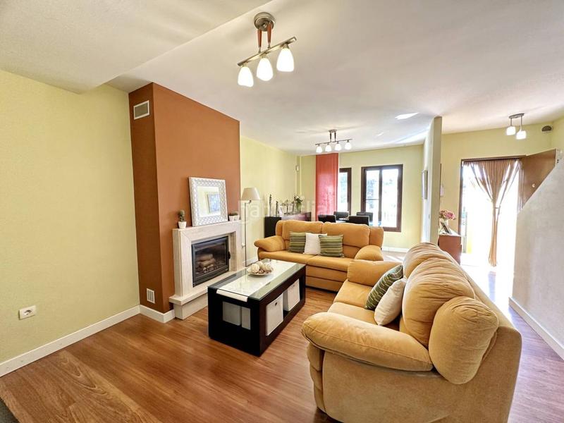 Foto 0a94e68e-644a-4586-a518-f7d94e9c40ba. Semi detached house with parking pool in Lo Cea Rincón de la Victoria