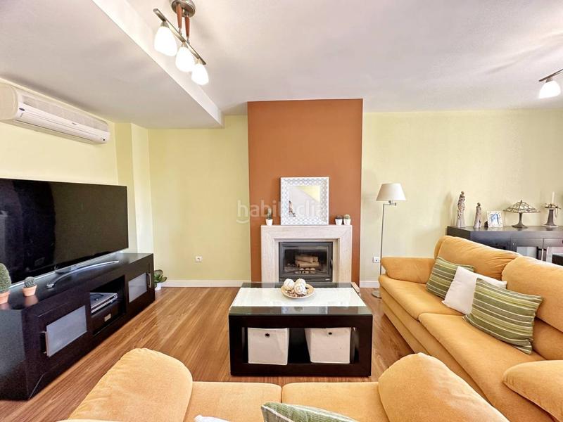 Foto 0cb90c5a-390f-46dc-ba22-4ae5aef76d5a. Semi detached house with parking pool in Lo Cea Rincón de la Victoria