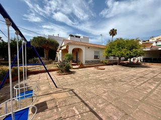 Lloguer Casa  Calle fernández. Alquiler temporal chalet a 700 metros de la playa