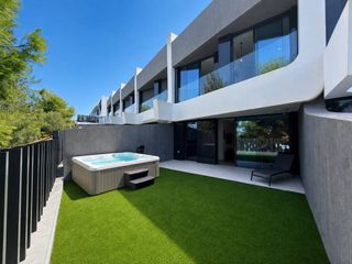 Reihenhaus  Avenida palmeras. Magnifico chalet adosado de estilo moderno con licencia turistic
