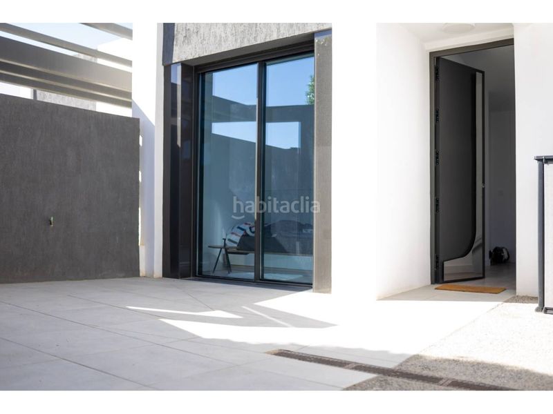 Foto f9940bf7-68a9-4309-83fb-b35868db6cdb. Casa adossada amb aparcament a Caleta de Velez