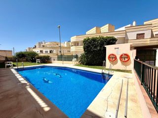 Rent Flat  Calle fernández. Alquiler temporal de septiembre a junio  torre de benagalbon no