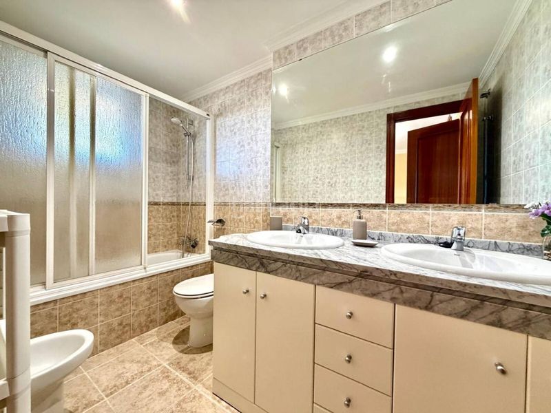 Foto b682fd87-6fee-4dd0-a4e0-fa6f93e77e75. Lloguer casa adossada amb aparcament piscina a Chilches