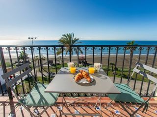 Lloguer Pis  Avenida mediterráneo. Alquiler temporal por meses piso en 1ra línea de playa en rincon