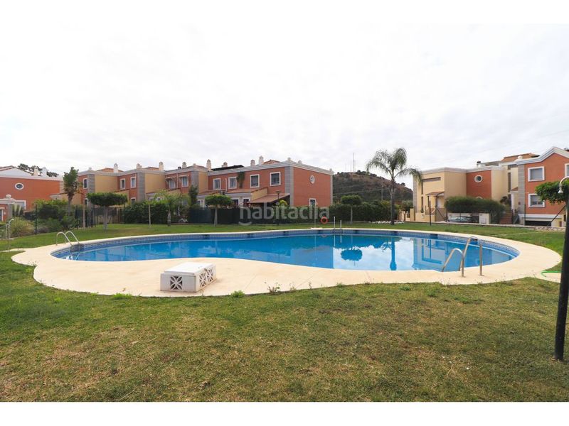 Foto 0631bf3d-4fb9-4bdb-aff5-23fb28ad6ffd. Pis amb calefacció aparcament piscina a Limonar Málaga