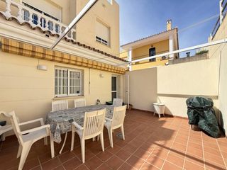Casa adossada  Calle pepa flores gonzález. Venta maravilloso chalet adosado