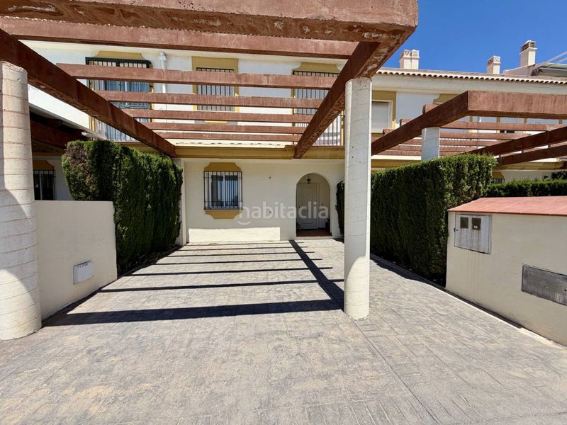 Foto 8faa143d-f921-4796-bb1c-99f63739b644. Casa adosada exclusivo chalet adosado con solárium y vistas al mar en Rincón de la Victoria