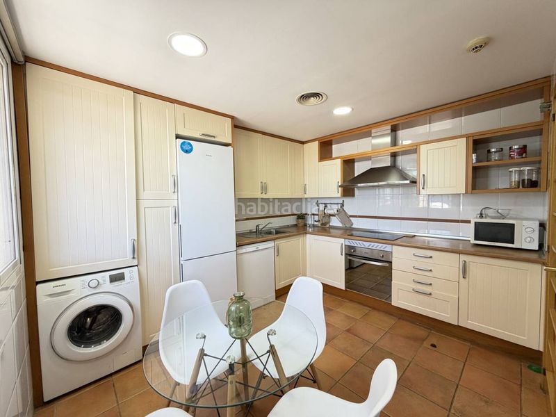 Foto f2404cc2-80e1-4516-b195-e18635a458c5. Casa adosada exclusivo chalet adosado con solárium y vistas al mar en Rincón de la Victoria