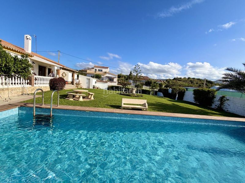Foto cf9fc4dd-d524-491b-affb-0c331c27023f. Xalet amb aparcament piscina a Añoreta Baja Rincón de la Victoria
