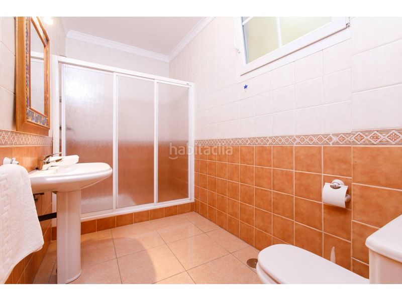 Foto 08a14002-775e-432c-bd40-75e3d8a754ae. Lloguer xalet amb aparcament piscina a Benajarafe