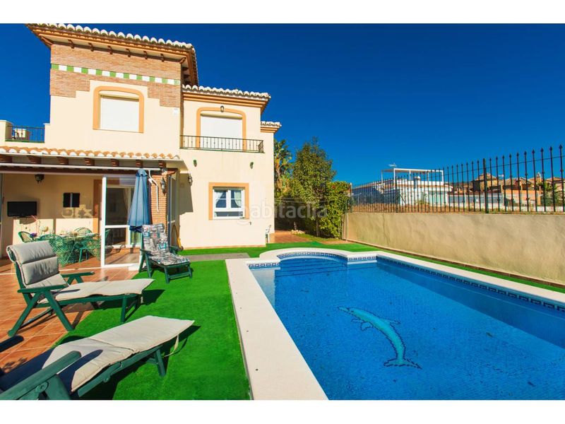 Foto b70f8a50-58b3-4c64-af06-d1f095d39f1b. Lloguer xalet amb aparcament piscina a Benajarafe