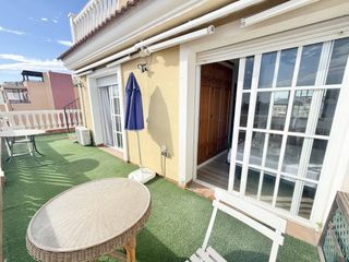 Miete Dachwohnung  Avenida mediterráneo. Alquiler larga temporada atico con solarium y vistas al mar a po