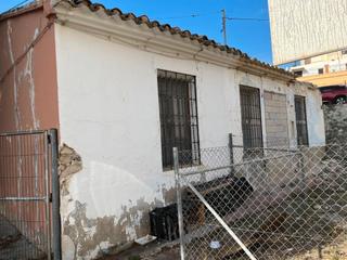 Casa  Calle del pilar. Reforma o edifica estacion de blanca