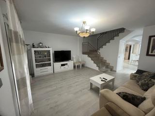 Casa aparellada a Cieza. Magnifico chalet dosado en cieza