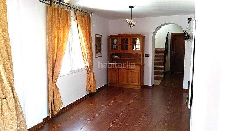 Foto 0a11f8ab-60d8-45be-aa51-6622b23977c9. Casa adossada amb aparcament a Xeraco