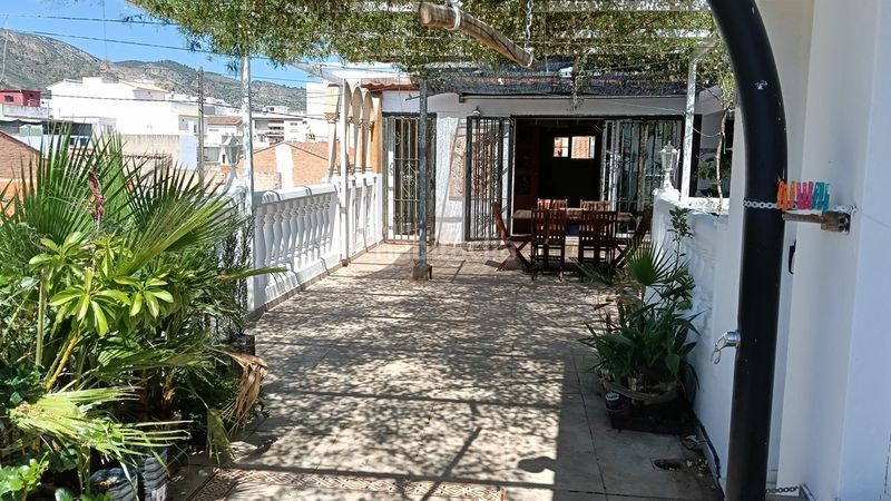 Foto 43076f35-f296-4261-abe3-c86342e80cdf. Casa adossada amb aparcament a Xeraco