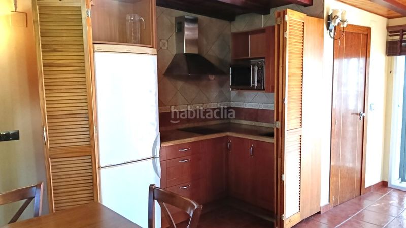 Foto fb997bf5-3d41-43b2-820c-f387fe353e3f. Casa adossada amb aparcament a Xeraco