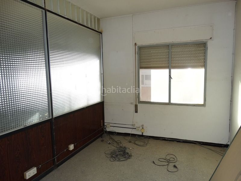 Foto 4185d5e5-7151-4f28-a96d-46500bb70c1a. Local comercial en calle ronda 40 excelente i amplio local comercial en el centro en Amposta