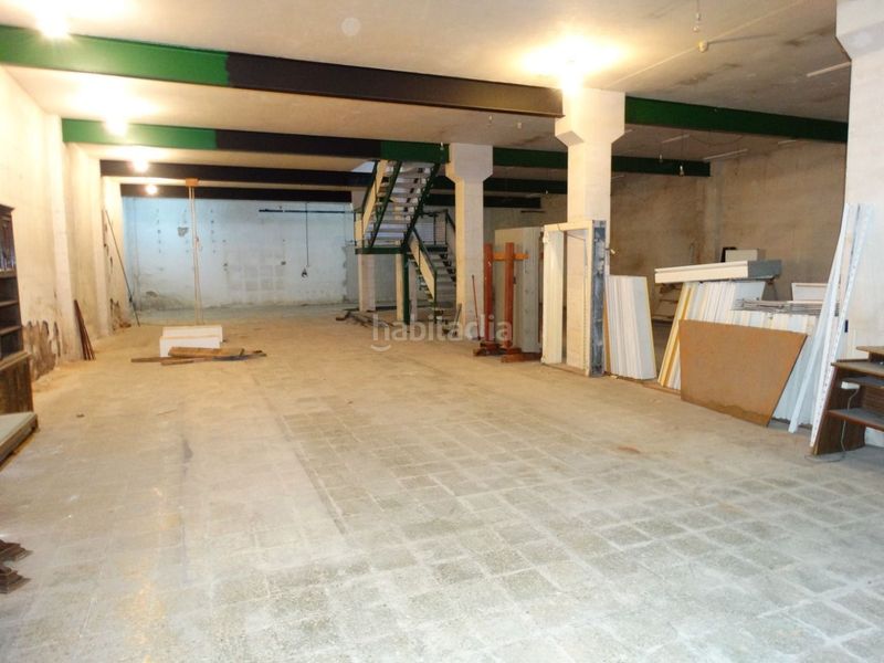 Foto 48368f29-61d2-470f-a514-1b4aa2a6b62e. Local comercial en calle ronda 40 excelente i amplio local comercial en el centro en Amposta