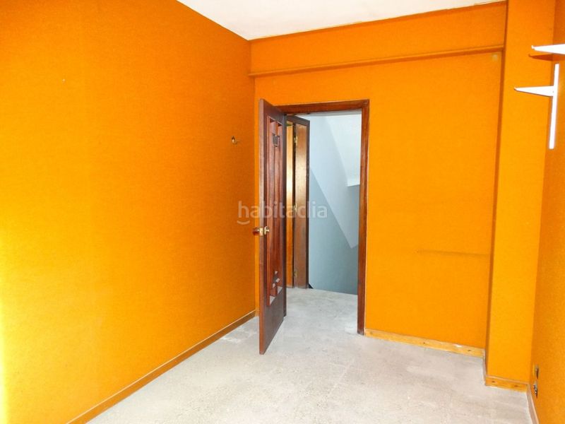 Foto 4d1f4f17-be7b-4e4f-8245-50ce204be5ec. Local comercial en calle ronda 40 excelente i amplio local comercial en el centro en Amposta