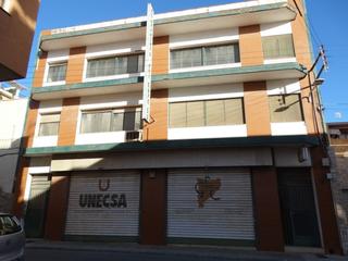 Local Comercial a Ronda 40. Excelente i amplio local comercial en el centro de amposta