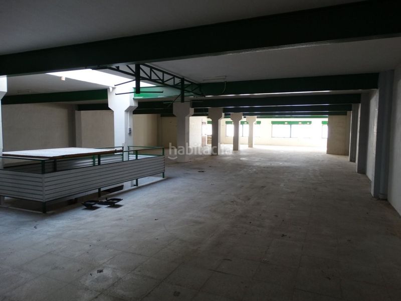 Foto 69d43eed-4ab7-40f6-8684-8d7609cabaee. Local comercial en calle ronda 40 excelente i amplio local comercial en el centro en Amposta
