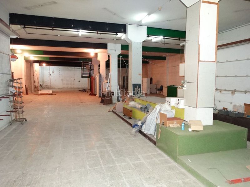 Foto a9282361-4b3c-414e-b027-c562ac38c959. Local comercial en calle ronda 40 excelente i amplio local comercial en el centro en Amposta