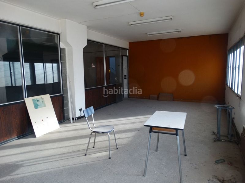 Foto c927a274-3b94-418c-b042-a9f4d3ac1ec9. Local comercial en calle ronda 40 excelente i amplio local comercial en el centro en Amposta