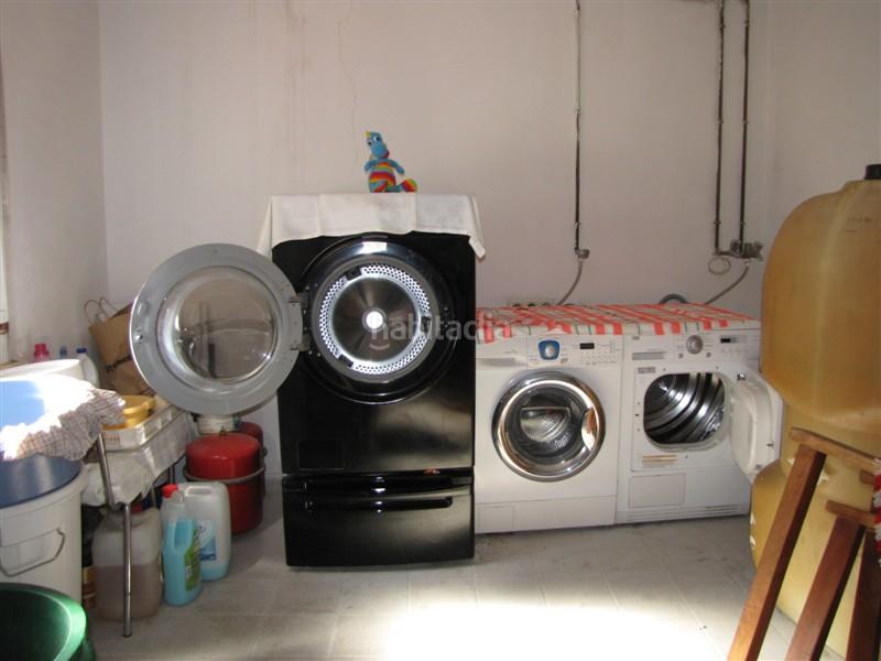 Foto 250d1906-436e-4904-b522-9aba818176e9. Edificio en major 31 hostal en santa barbara en Santa Bàrbara