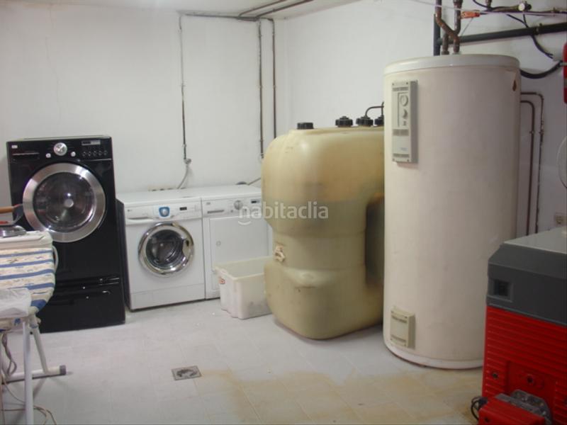 Foto eecc0f2a-e573-469e-896c-054a44eeadb0. Edificio en major 31 hostal en santa barbara en Santa Bàrbara