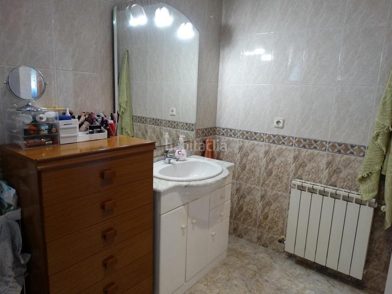 Foto 46fd93f2-7390-4acc-a059-003eada0bb2b. Casa adossada a estacio de l' 17 a Aldea (L´)