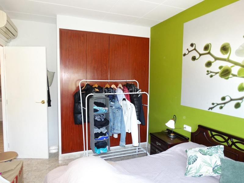 Foto 740d8069-6a6a-459e-8fd9-d916c0da8815. Casa adossada a estacio de l' 17 a Aldea (L´)