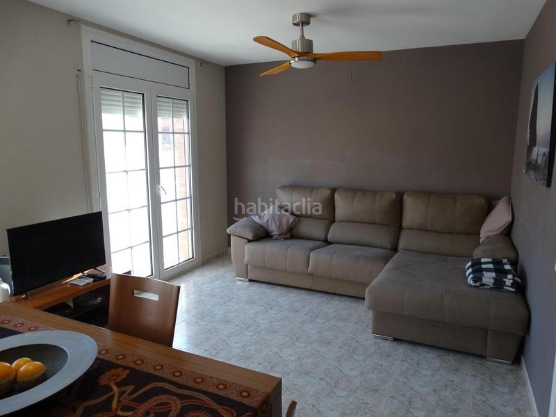 Foto bb15cab0-ab98-46f7-aa8c-793f7df2e365. Casa adossada a estacio de l' 17 a Aldea (L´)