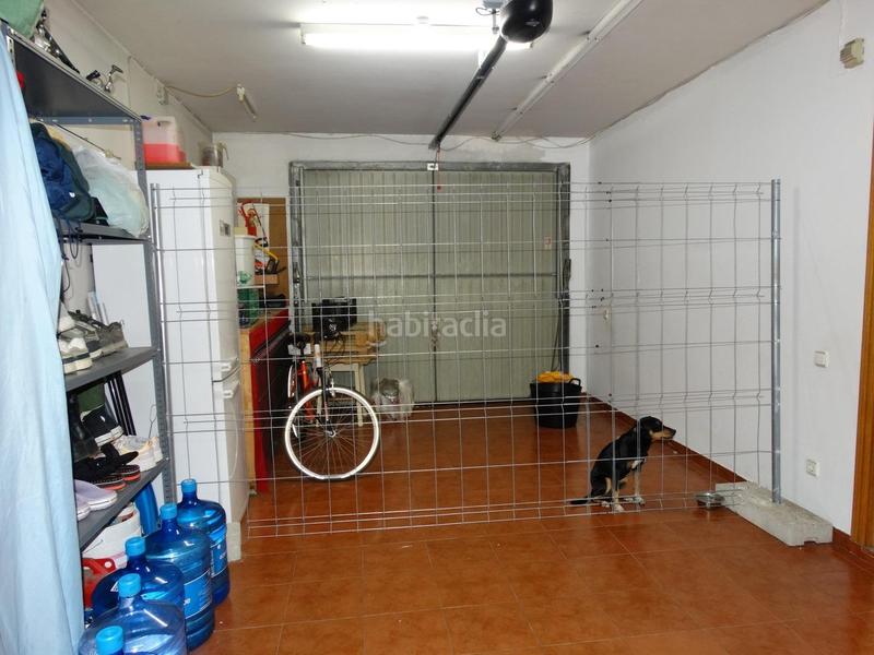 Foto c93c6a75-c4cc-4f6f-9304-9f373cd3cf38. Casa adossada a estacio de l' 17 a Aldea (L´)